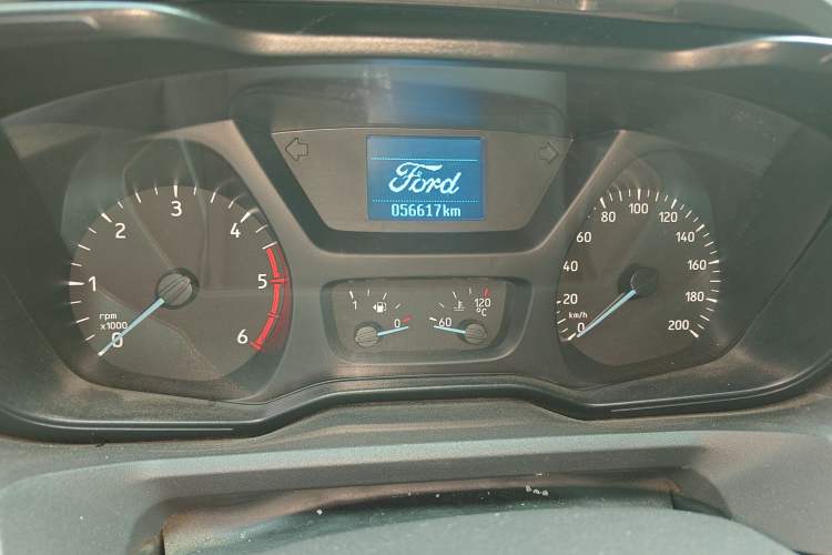 Used Ford Transit 2019 2.0T Diesel Multi-Purpose Commercial Vehicle Short Wheelbase Low Roof 6-Seater China VI Standard