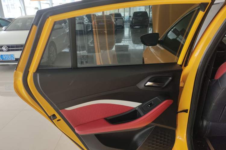 Used MG 5 2022 180 DVVT CVT Youth Luxury Edition
