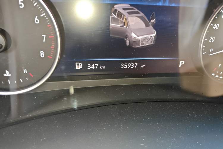 Used Buick GL8 2023 Land Executive Class 652T Luxury Model
