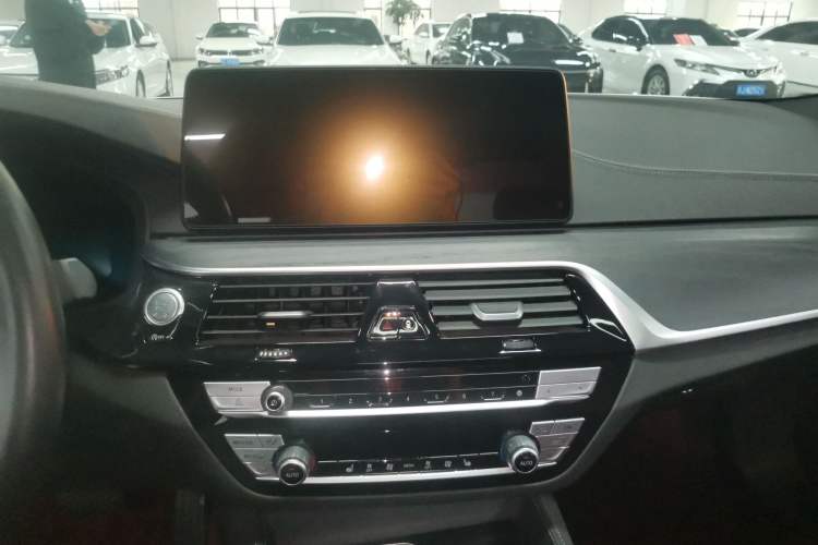 Used BMW 5 Series 2021 530Li Leading Model M Sport Package
