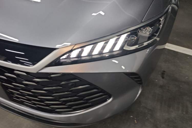 Used BYD Qin PLUS 2025 DM-i Smart Drive 120KM Superior Model
