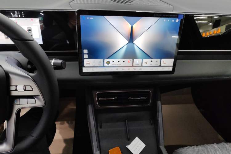 Used BYD Qin L 2025 DM-i Smart Drive 80KM Leading Model