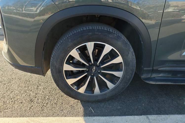 Used Chery Tiggo 8 PLUS 2025 290TGDI DCT Prestige 5-Seater
