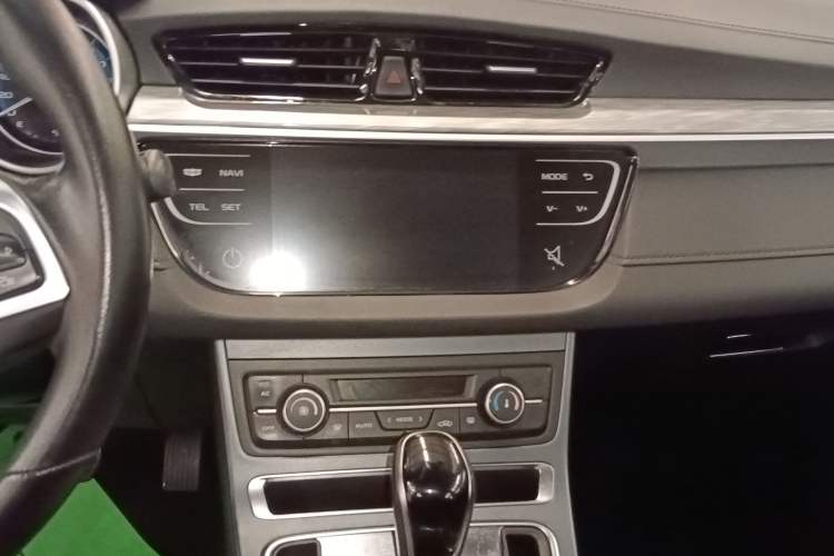 Used Geely Auto Emgrand 2019 Leading Edition 1.5L CVT Luxury Model China VI Standard
