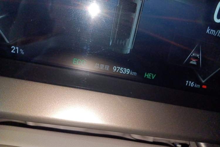 Used Denza D9 2022 DM-i 1040 Prestige Model
