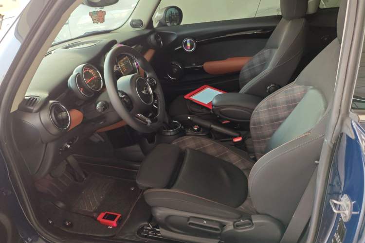 Used  MINI 2016 1.5T COOPER SEVEN
