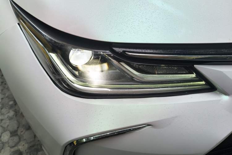 Used Toyota Corolla 2019 Dual-Engine 1.8L E-CVT Flagship Edition
