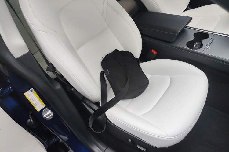 Used Tesla Model Y 2022 Rear-Wheel-Drive Version
