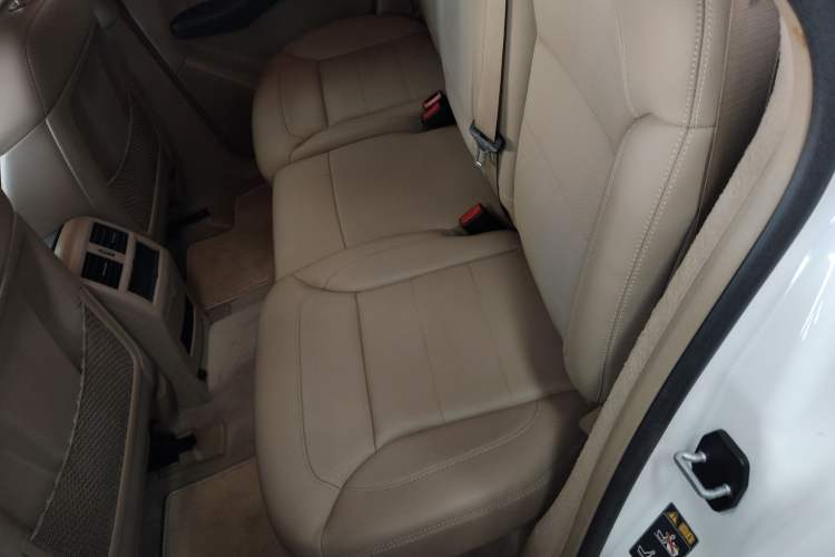 Used Mercedes-Benz M-Class 2014 ML 400 4MATIC Dynamic Model