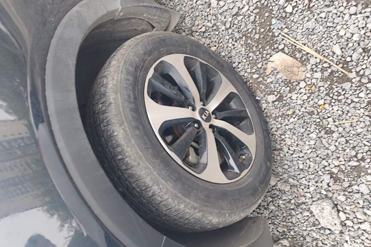 Used Kia Sorento 2015 Sorento L 2.0T Gasoline 4WD Elite Edition 5 Seats China IV Standard