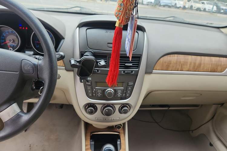 Used Buick Excelle 2015 1.5L Manual Classic Trim
