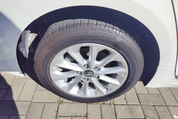 Used Toyota Corolla 2021 Dual-Motor 1.8L E-CVT Elite Edition
