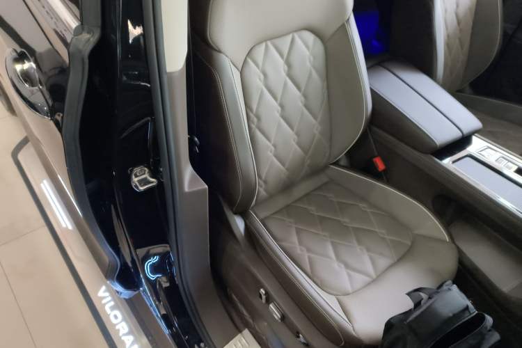 Used Volkswagen Viloran 2024 380TSI Premium Edition
