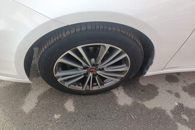 Used Roewe i6 2020 PLUS 1.6L CVT 4G Connected Glory Flagship Edition