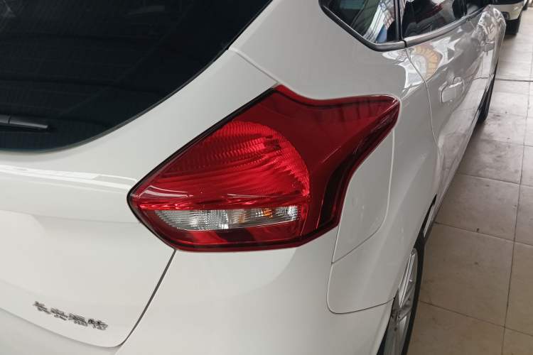 Used Ford Focus 2018 Hatchback Classic 1.6L Automatic Trendy SmartDrive Edition