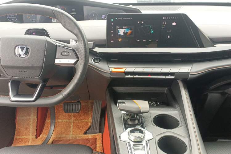 Used Changan UNI-V 2022 1.5T Smart Navigation Version
