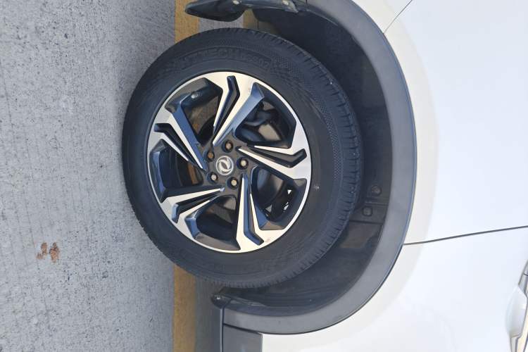 Used Dongfeng Aeolus AX7 2016 2.0L Manual Zhuyue Model
