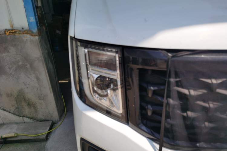 Used JMC Fushun 2022 2.0T Manual Multi-Function Passenger Vehicle Mid-Range High Roof 6-7 Seats
