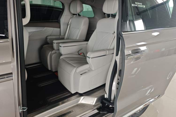 Used Roewe iMAX8 New Energy 2025 1.5T DMH Lu Zun Deluxe Edition
