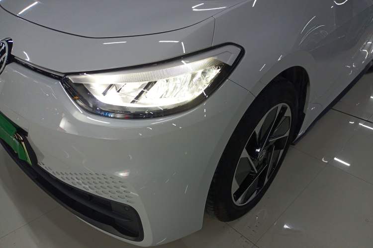 Used Volkswagen ID.3 2025 Smart Model Outstanding Oxygen Edition
