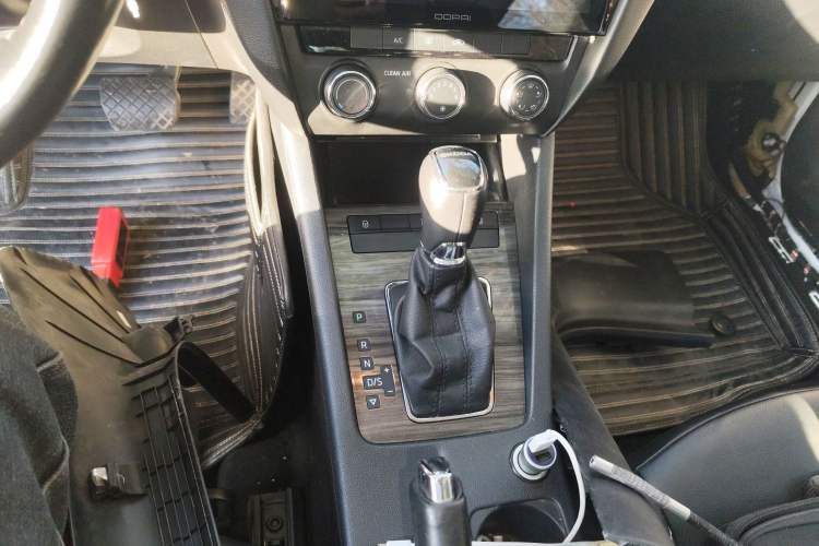 Used Skoda Octavia 2016 1.6L Automatic Smart Drive Edition
