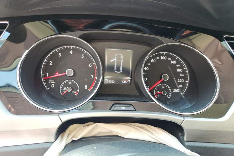 Used Volkswagen Touran 2016 Volkswagen Touran L 280TSI DSG Comfort Edition
