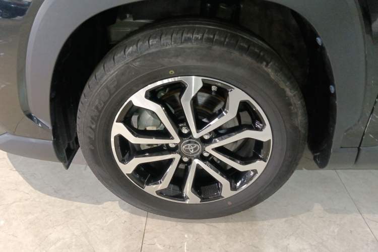 Used Toyota FRONTLANDER 2023 2.0L Smart Electric Hybrid Dual-Engine Deluxe Version
