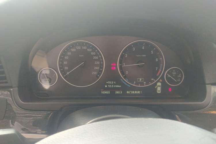 Used BMW 5 Series 2014 525Li Luxury Design Package
