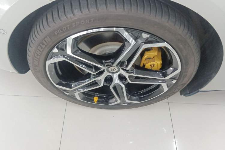 Used  SU7 2024 Rear-Drive Ultra-Long Range Advanced Pro-Level Intelligent Driving Version
