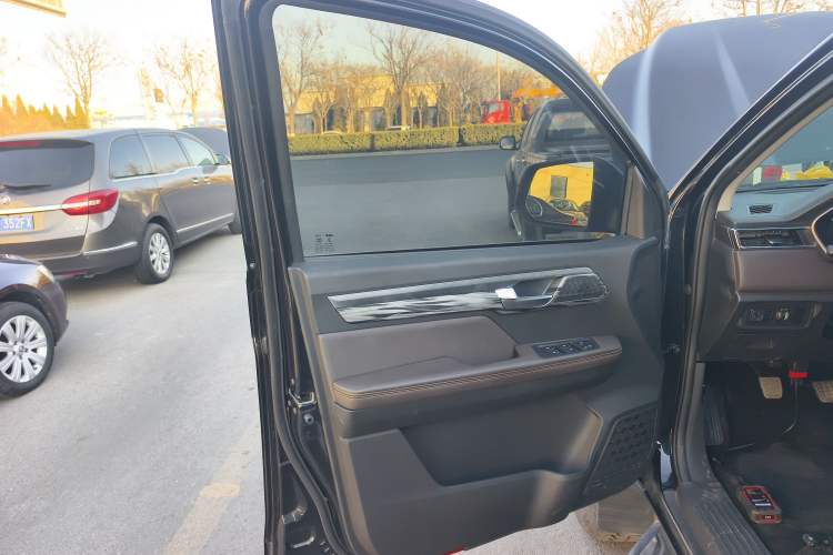 Used  Hantoo 2021 2.0T Commercial Version Manual Diesel Two-Wheel Drive Elite Large Double Cabin HFC4DB2-2E
