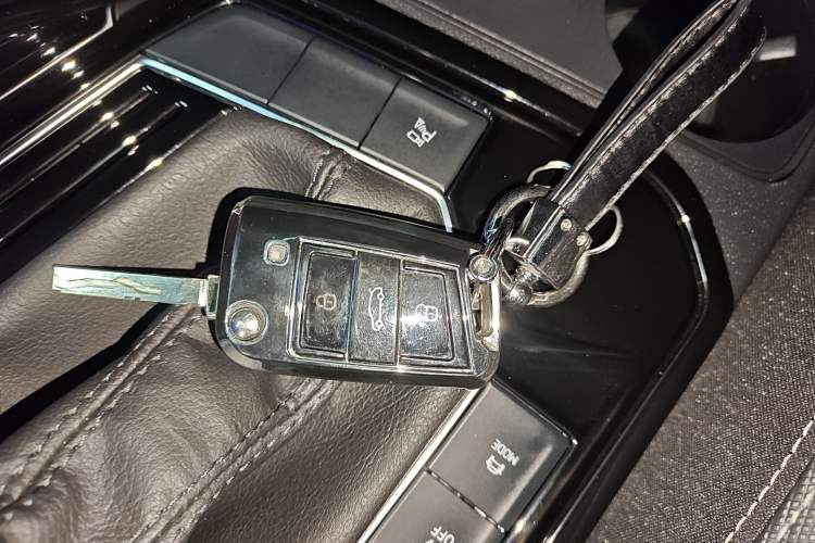 Used Volkswagen Tayron 2024 330TSI Two-Wheel Drive R-Line High-Energy Version
