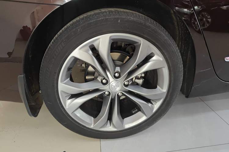 Used Buick LaCrosse 2021 Avenir Avia First-Edition Model
