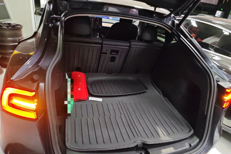 Used Tesla Model Y 2021 Long-Range All-Wheel-Drive Version
