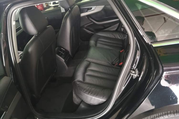 Used Audi A4L 2019 40 TFSI Ambition China VI
