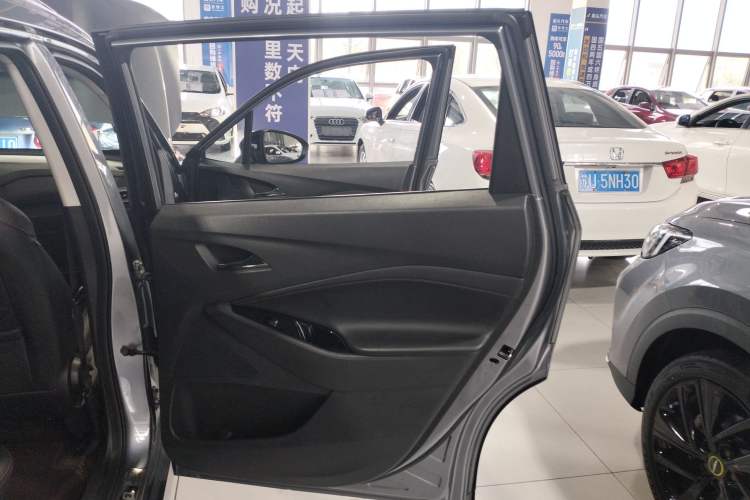 Used Chevrolet Orlando 2019 Redline 530T Automatic Enjoyment Version (5+2 Seating) China VI
