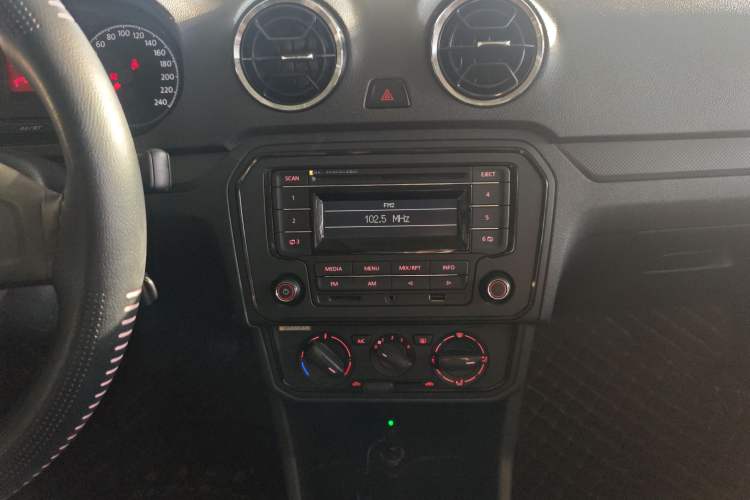 Used Volkswagen Jetta 2019 Dream Edition 1.4L Manual Fashion Version