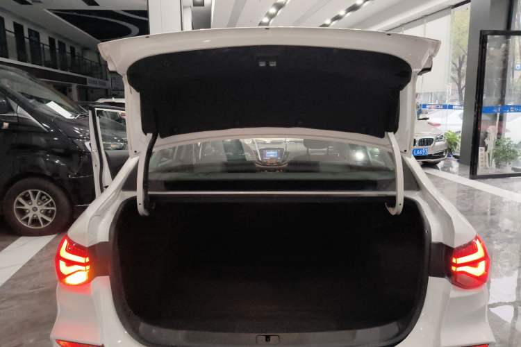 Used Chevrolet Monza 2019 Redline 320T Dual-Clutch Joyful Edition China VI Standard
