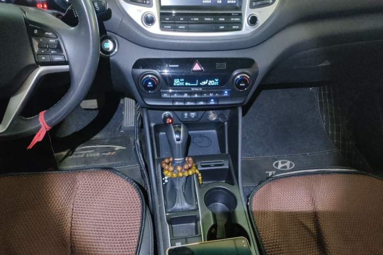 Used Hyundai Tucson 2018 1.6T Dual-Clutch Two-Wheel Drive 15th Anniversary Special Edition