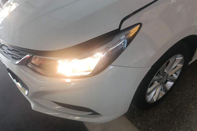 Used Chevrolet Cruze 2018 320 Automatic Pioneer Sunroof Edition
