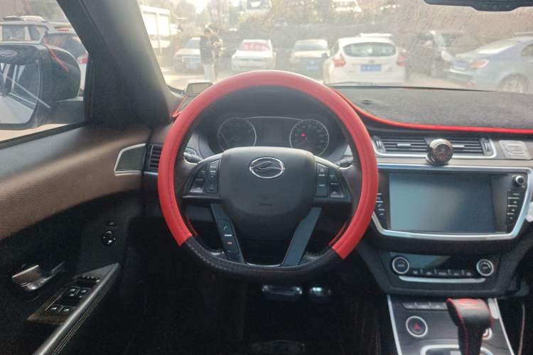 Used Land X7 2015 2.0T Panoramic Prestige Edition
