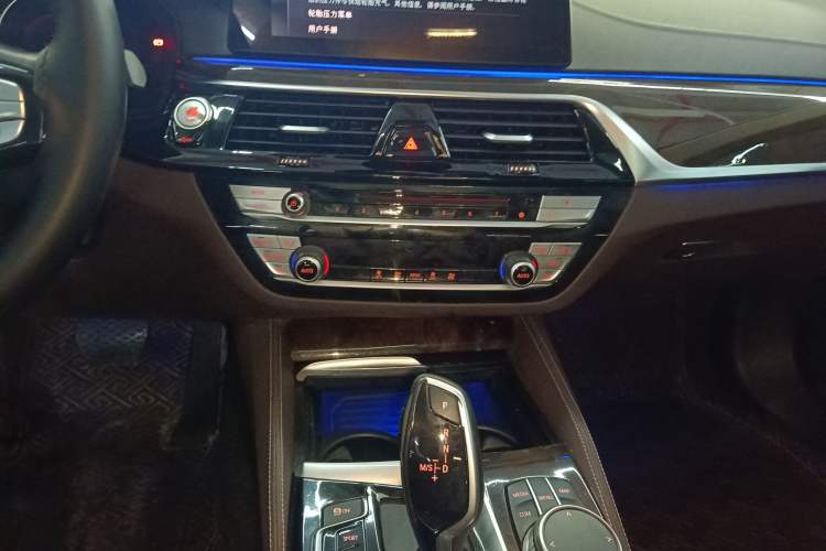 Used BMW 5 Series 2019 Facelifted 525Li Luxury Package
