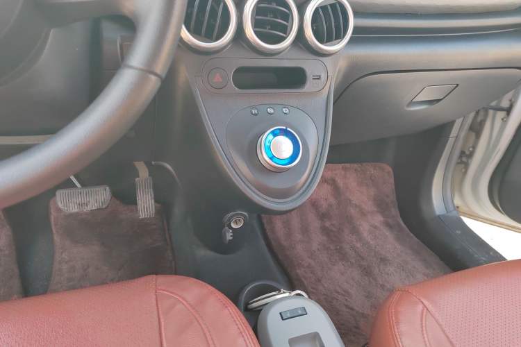 Used ORA Black Cat 2022 301km "Cute & Dynamic" Phosphate Iron Lithium
