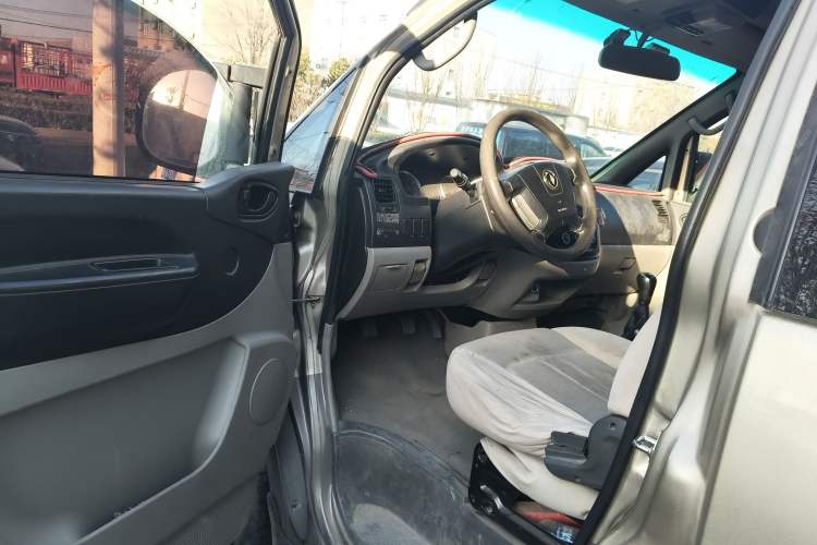 Used FORTHING Lingzhi 2017 M3L 1.6L 7-Seater Comfort Model
