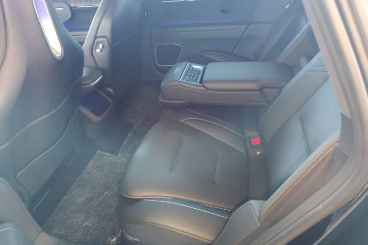 Used  12 2025 Ultra Extended-Range Edition