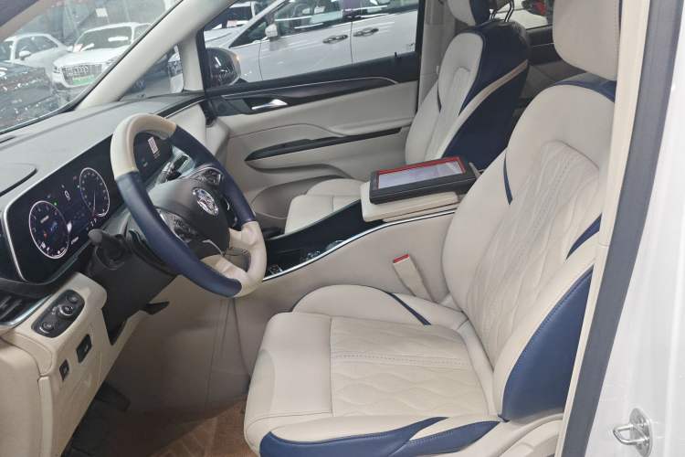 Used Buick GL8 2022 ES Landtrek 653T Comfort Edition
