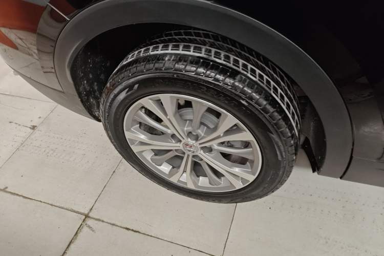 Used Buick Envision 2021 Encore Plus 652T Five-Seat All-Wheel-Drive Luxury Model
