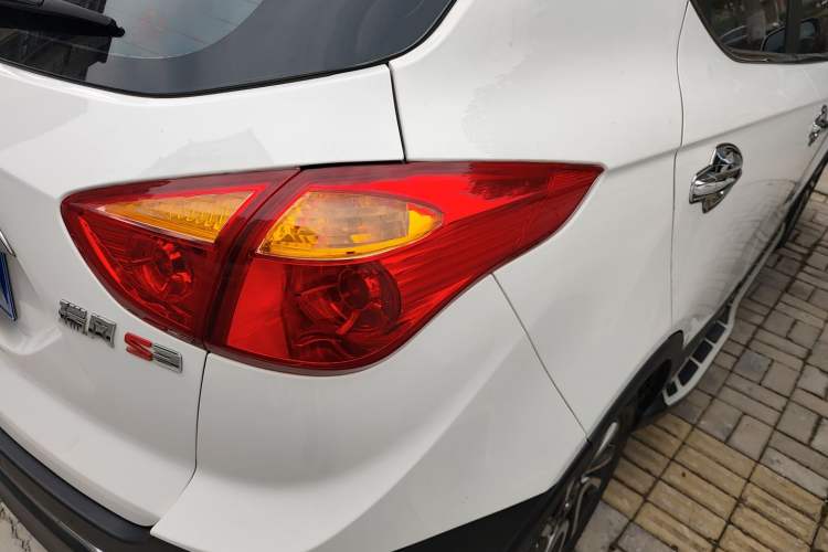 Used  Refine S3 2016 1.5L Manual Luxury Smart Version
