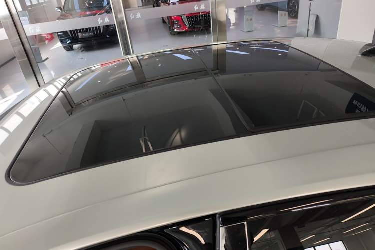 Used Hongqi H9 2025 2.0T Two-Wheel-Drive Flagship Private Enjoyment Style 5 Seats