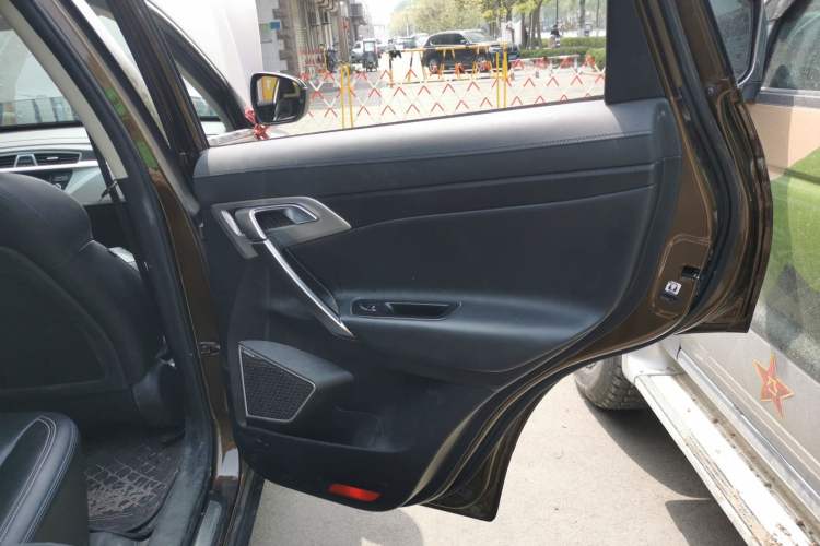 Used Geely Auto Emgrand X7 Sport 2016 1.8TD Automatic ZhiShang Model