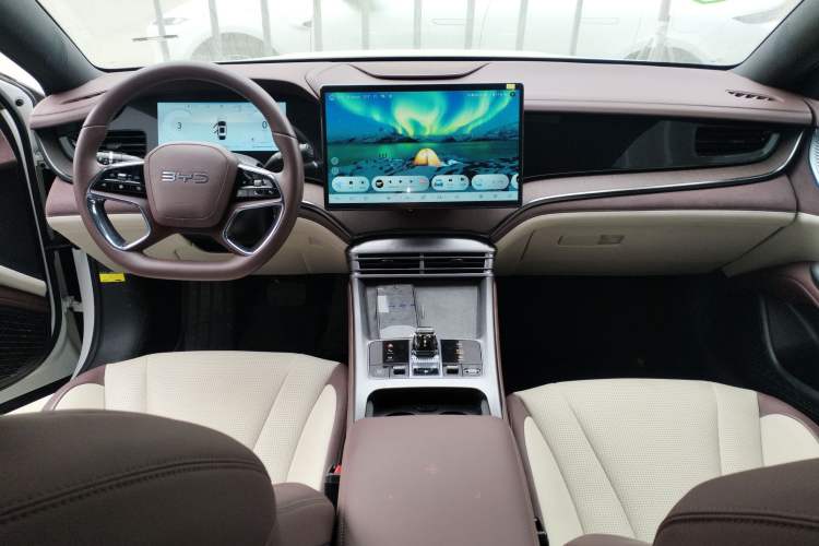 Used BYD Seal 2023 DM-i 1.5L 121km Prestige Model